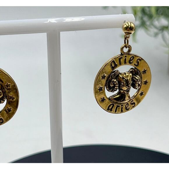 Avon Aries Ram Zodiac March Vintage Pierced Gold Tone Dangling Earrings - Picture 3 of 8